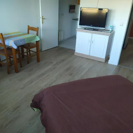 Grand Studio Dans Residence Paisible, Proche Paris, Saclay, Versailles Apartament